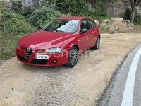 Usado Alfa Romeo 147 105 CV (77 kW) 2006 Rojo Utilitario