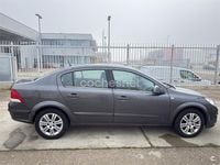 Usado Opel Astra Edition 110 CV (80 kW) 2010 Gris / plata Berlina