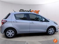 Usado Toyota Yaris Hybrid Active 100 CV (73 kW) 2019 Gris
