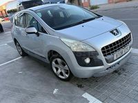 Usado Peugeot 3008 110 CV (80 kW) 2010 Gris / plata Familiar