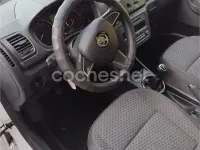 Usado Skoda Fabia 69 CV (50 kW) 2014 Blanco Berlina