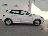 Usado Skoda Fabia 80 CV (58 kW) 2022 Blanco Berlina