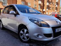 Usado Renault Scénic III Bose Edition 130 CV (95 kW) 2011 Gris / plata Monovolumen
