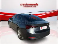 Usado Skoda Octavia Ambition 150 CV (110 kW) 2022 Gris / plata Berlina