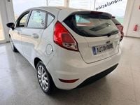 Usado Ford Fiesta Trend 75 CV (55 kW) 2016 Blanco Berlina