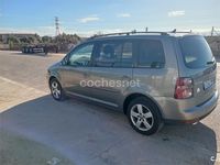 Usado VW Touran Highline 140 CV (102 kW) 2008 Gris / plata Monovolumen
