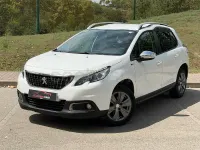 Usado Peugeot 2008 Allure 100 CV (73 kW) 2017 Blanco SUV