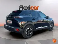Usado Peugeot 2008 Allure 100 CV (73 kW) 2022 Negro SUV