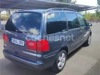 Usado Seat Alhambra Sport 130 CV (95 kW) 2005 Azul Monovolumen