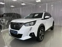 Usado Peugeot 2008 Allure 110 CV (80 kW) 2023 Blanco SUV