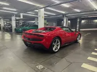 Usado Ferrari 296 830 CV (610 kW) 2024 Rojo Coupe