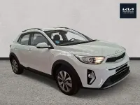 Usado Kia Stonic 100 CV (73 kW) 2025 Blanco SUV