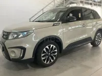 Usado Suzuki Vitara GLX 120 CV (88 kW) 2016 Beige SUV