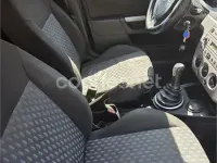 Usado Ford Fiesta 68 CV (50 kW) 2005 Gris / plata Utilitario