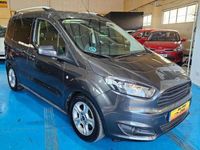 Usado Ford Tourneo Courier Ambiente 75 CV (55 kW) 2018 Gris Monovolumen