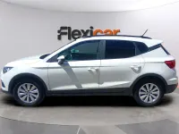 Usado Seat Arona Style Plus 110 CV (80 kW) 2021 Blanco SUV
