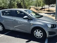Usado Chevrolet Aveo LT 75 CV (55 kW) 2012 Gris / plata Berlina