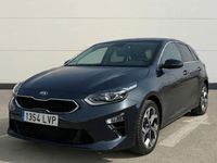 Usado Kia Ceed 136 CV (100 kW) 2021 Negro Utilitario