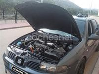 Usado Seat Leon 110 CV (80 kW) 2001 Gris / plata Berlina