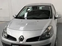 Usado Renault Clio II Authentique 85 CV (62 kW) 2007 Gris / plata Berlina