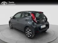 Usado Toyota Aygo X-play 72 CV (52 kW) 2020 Dark gray Utilitario