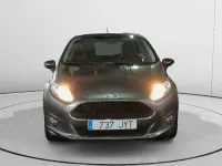 Usado Ford Fiesta Trend 82 CV (60 kW) 2017 Gris / plata Berlina