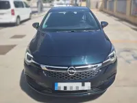 Usado Opel Astra Excellence 136 CV (100 kW) 2017 Verde Familiar