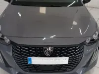 Nuevo Peugeot 208 Allure 102 CV (75 kW) 2025 Gris Utilitario