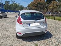 Usado Ford Fiesta Trend 68 CV (50 kW) 2009 Blanco Utilitario