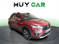 Usado Dacia Sandero Comfort 101 CV (74 kW) 2021 Granate Berlina