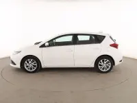 Usado Toyota Auris Active 90 CV (66 kW) 2016 Blanco Berlina