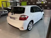 Usado Toyota Auris Hybrid Advance 135 CV (99 kW) 2011 Blanco Berlina