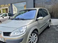 Usado Renault Grand Scénic II Dynamique 130 CV (95 kW) 2007 Beige Monovolumen