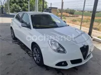 Usado Alfa Romeo Giulietta Distinctive 120 CV (88 kW) 2011 Blanco Utilitario