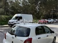 Usado Toyota Yaris Live 69 CV (50 kW) 2011 Blanco Utilitario