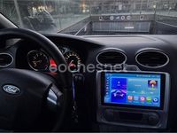 Usado Ford Focus Titanium 125 CV (91 kW) 2010 Gris / plata Berlina