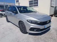 Usado Fiat Tipo 130 CV (95 kW) 2022 Gris / plata Familiar