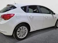 Usado Opel Astra Selective 140 CV (102 kW) 2015