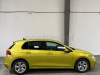 Usado VW Golf VIII Life 150 CV (110 kW) 2022 Verde Berlina
