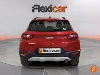 Usado Kia Stonic 100 CV (73 kW) 2021 Rojo SUV