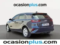 Usado Kia Ceed 136 CV (100 kW) 2023 Gris / plata Utilitario