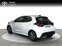 Usado Toyota Yaris Hybrid Active 116 CV (85 kW) 2025 Blanco Monovolumen
