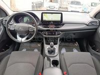 Usado Hyundai i30 120 CV (88 kW) 2021 Rojo Berlina