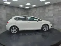 Usado Seat Leon Sport 140 CV (102 kW) 2010 Blanco Utilitario