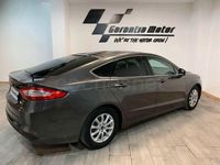 Usado Ford Mondeo Trend 115 CV (84 kW) 2015 Gris / plata Berlina