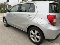 Usado Toyota Urban Cruiser Live 100 CV (73 kW) 2009 Gris / plata Utilitario