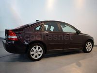 Usado Volvo S40 Momentum 136 CV (100 kW) 2005 Granate Berlina