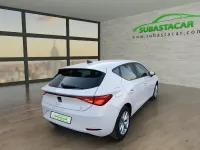 Usado Seat Leon Style 130 CV (95 kW) 2021 Blanco