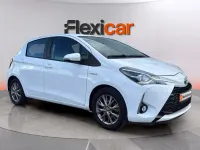 Usado Toyota Yaris Hybrid Active 116 CV (85 kW) 2021 Blanco Berlina