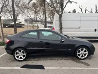 Usado Mercedes C200 122 CV (89 kW) 2006 Negro Berlina
